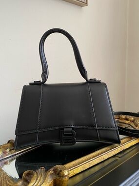 SHOULDER BAG